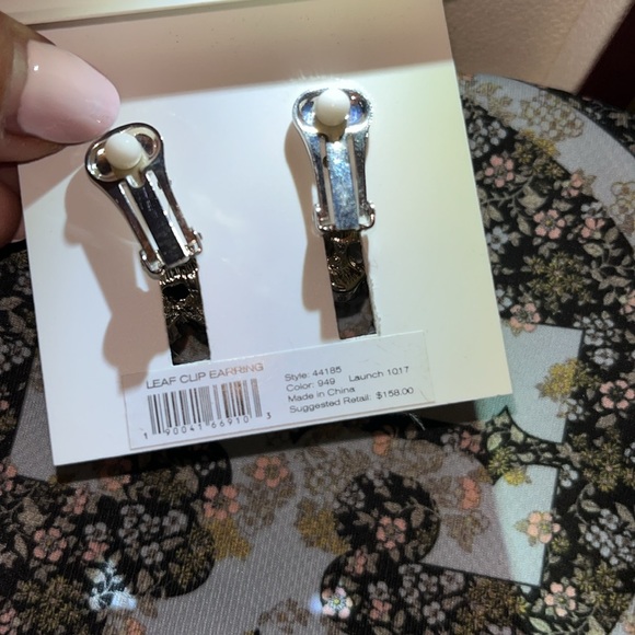 Tory Burch Clip on earrings - Picture 4 of 6